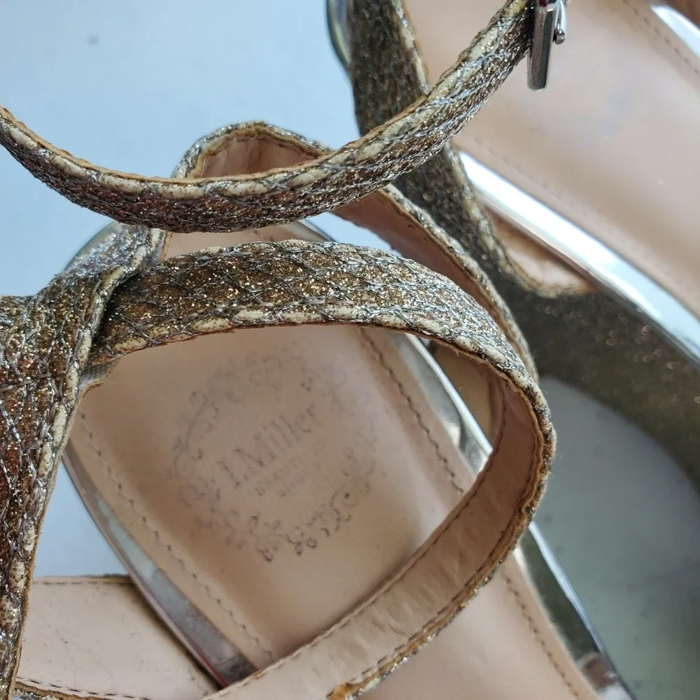 L.Miller Women's Frosted Platform Shoes Size 7.5‎ M Gold with Clasp Strap
